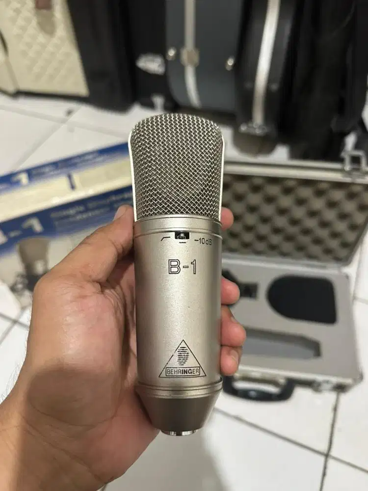 Mic Condenser Behringer B1