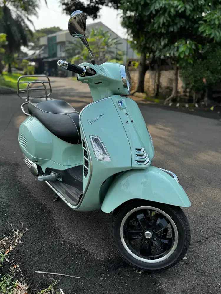 For Sale VESPA GTS Green Relax