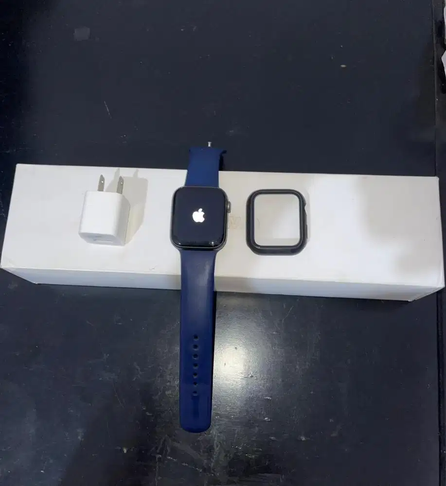 Apple watch 4 (44mm)