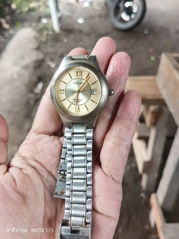 Telva. Jam tangan