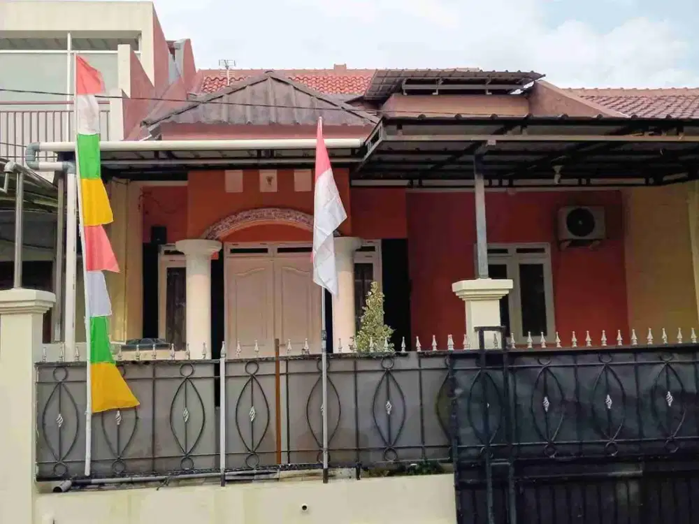 Dijual rumah dengan akses mudah ke Berbagai Fasilitas Umum Di Jln H Riman