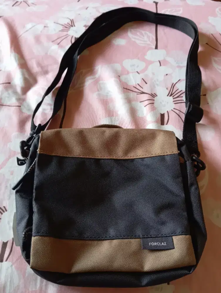 Tas slempang cowok New.