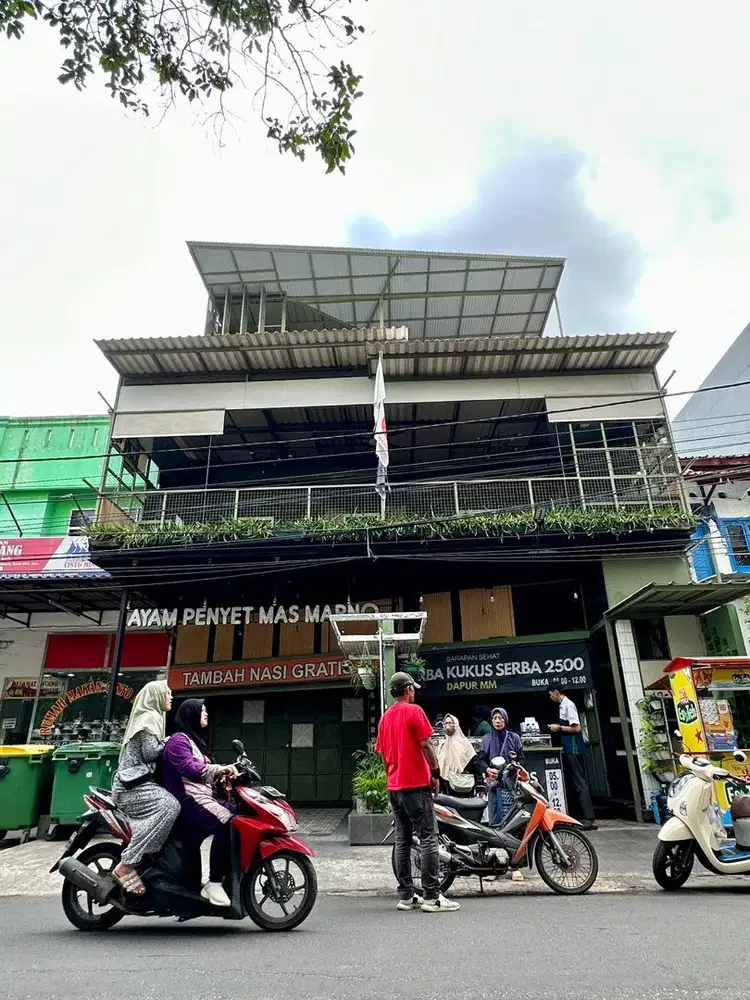 LOWONGAN WAITERS, KASIR dan DAPUR