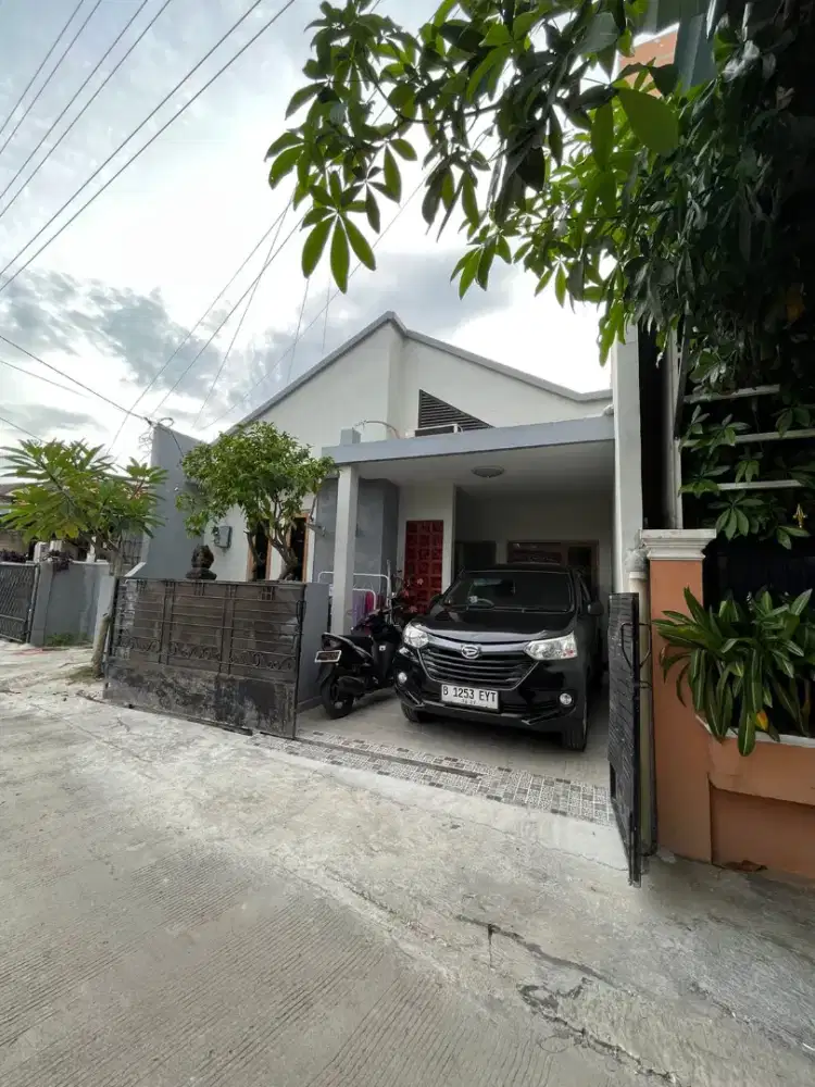DIJUAL RUMAH SIAP HUNI DALAM PERUMAHAN DEKAT STASIUN