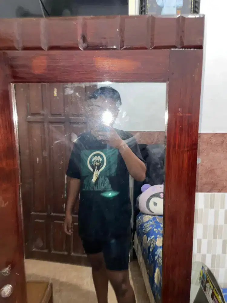 Cari kerja modal jujur dan indentitas