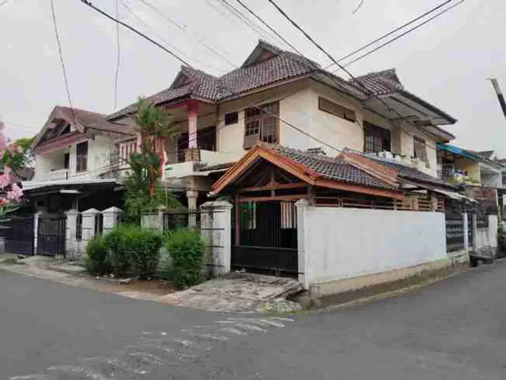 rumah besar di Cipinang elok