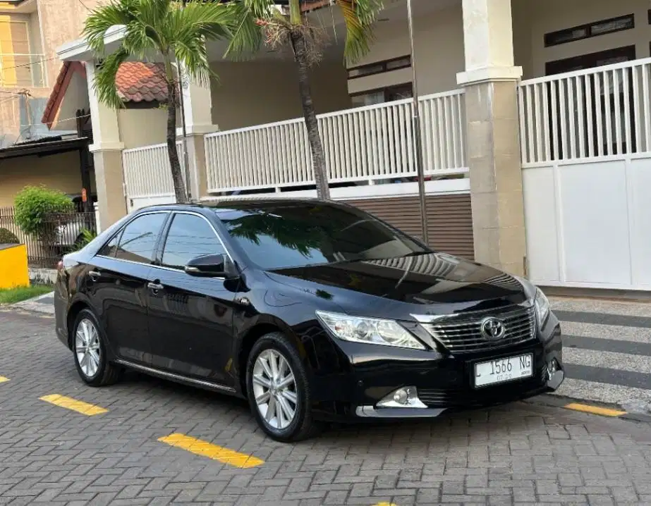Camry V 2.5 AT 2013 Bagus [cash/kredit]