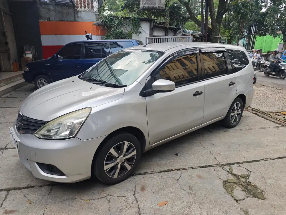 Nissan Grand livina 2017 Bensin