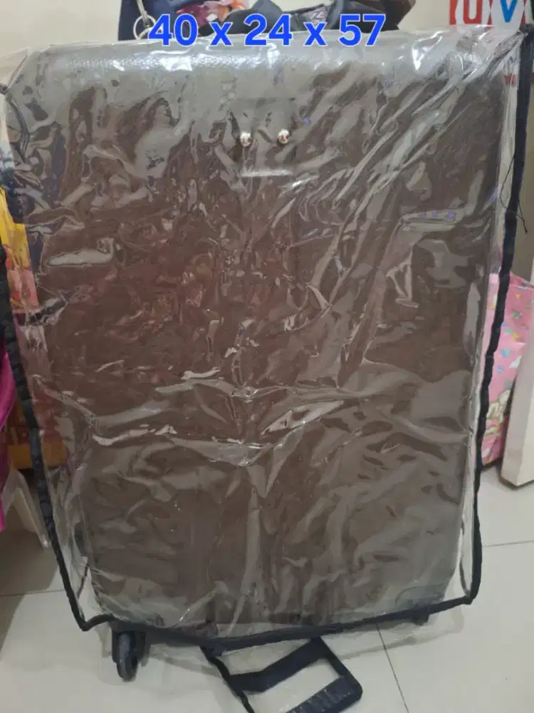 Koper branded 
Polo uk 40 x 24 x 57 
Limited edition 
Barang terawat