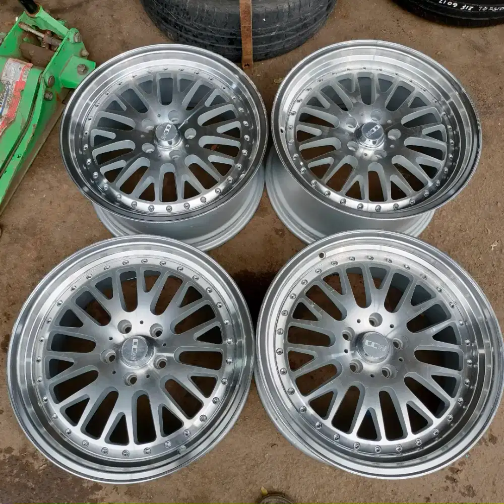 Velg CCW ring 18x8,5-9,5 pcd 5x114,3 ET 40-35 4pcs Innova Camry