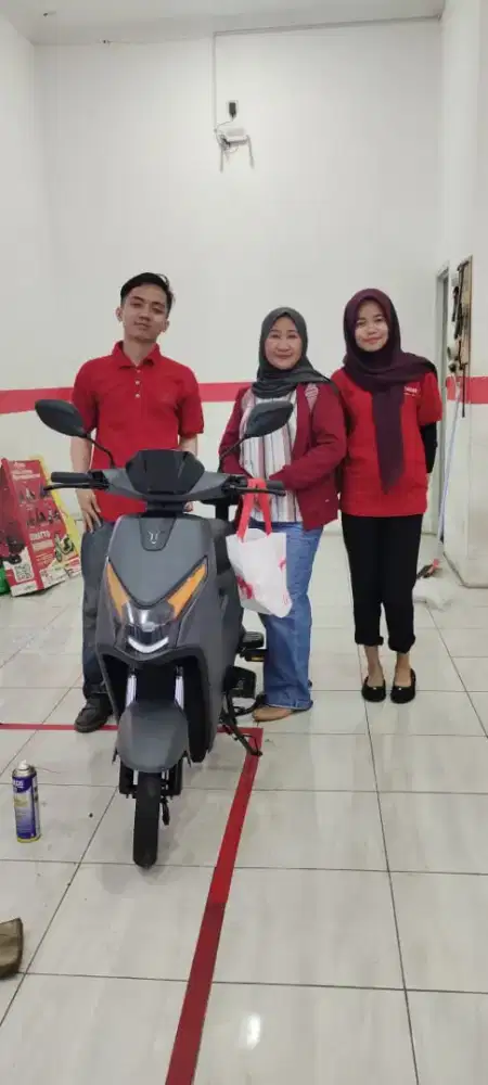 Showroom sepeda dan motor listrik uwinfly