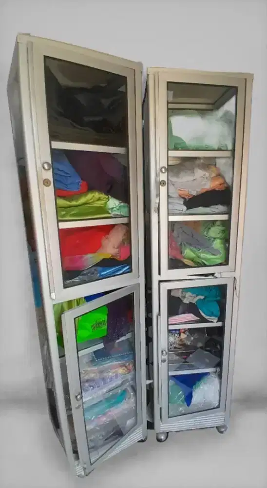 Jual 2 Unit Etalase almunium