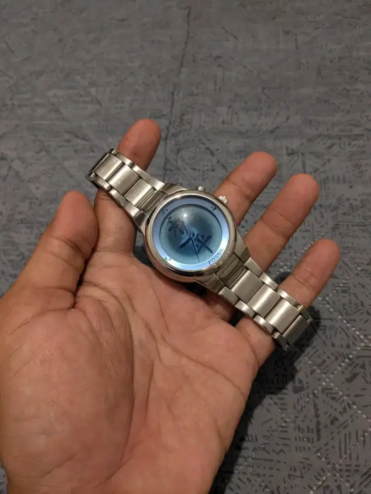 Jam tangan vintage fossil bigtic kanji peace