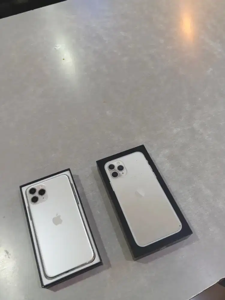Iphone 11 pro 256gb silver bagus