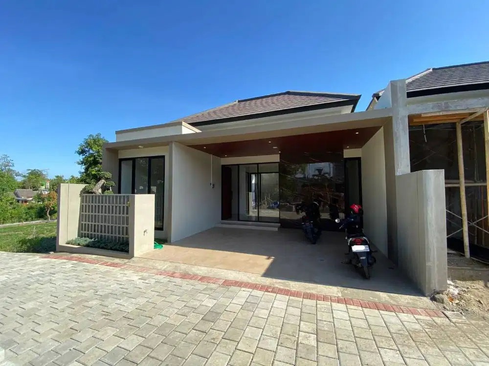 RUMAH APIK TYPE 85 DITIMUR PASAR STAN MAGUWOHARJO SIAP AJB