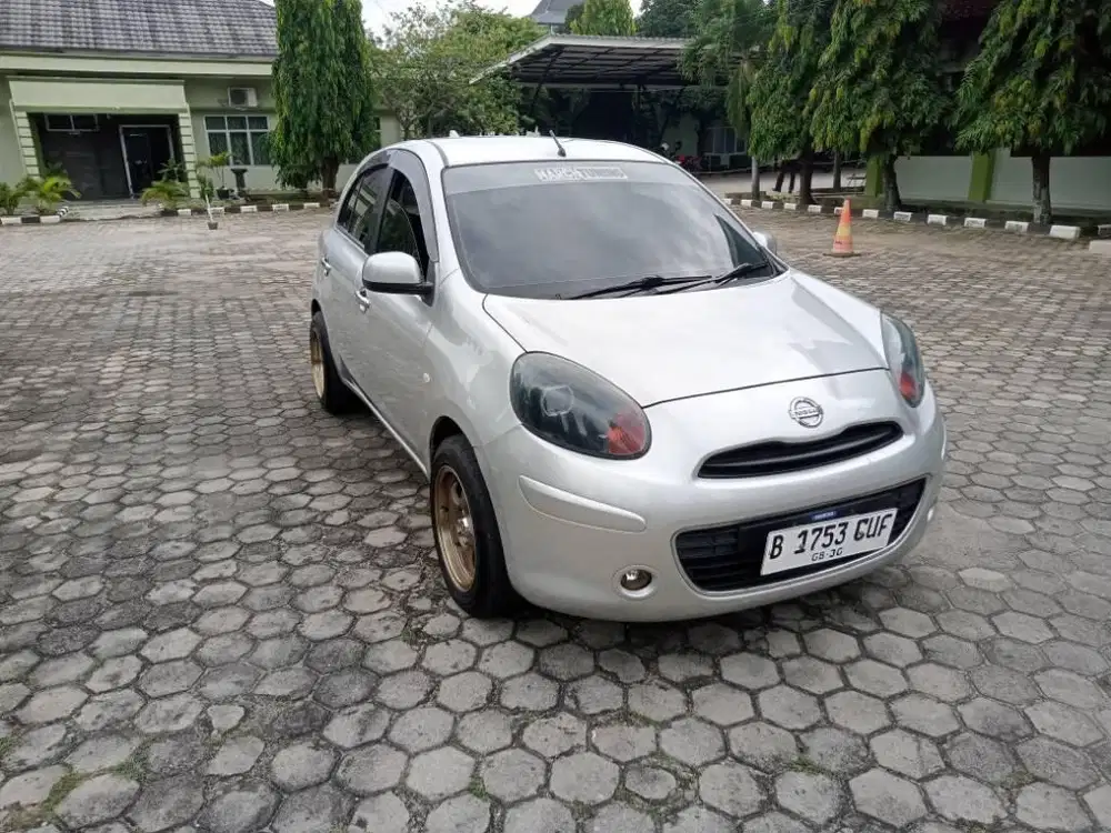 Nissan march istimewa