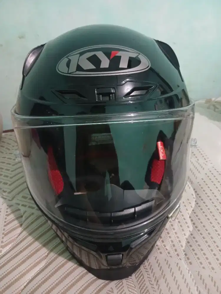 Helm KYT striker
