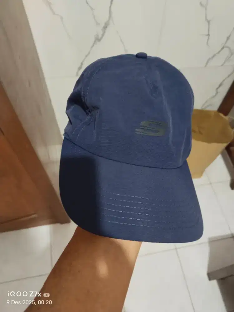 Topi Skechers & New Balance