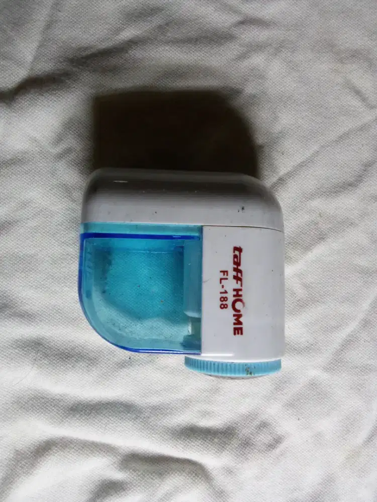 TaffHOME Pencukur Bulu Halus Pakaian