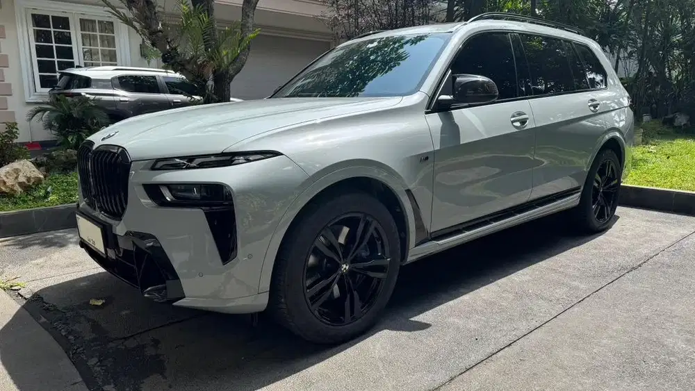 BMW X7 Brooklyn Grey