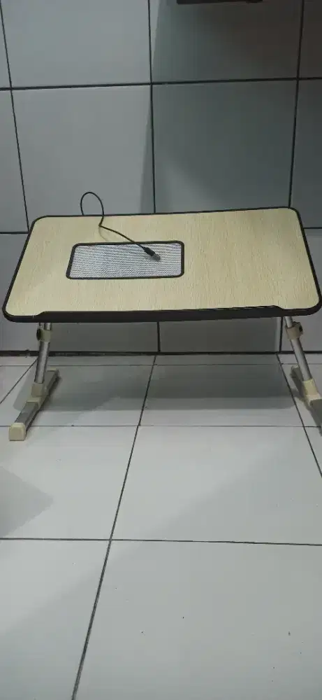MEJA LAPTOP PORTABLE ada kipas untuk pendingin laptop