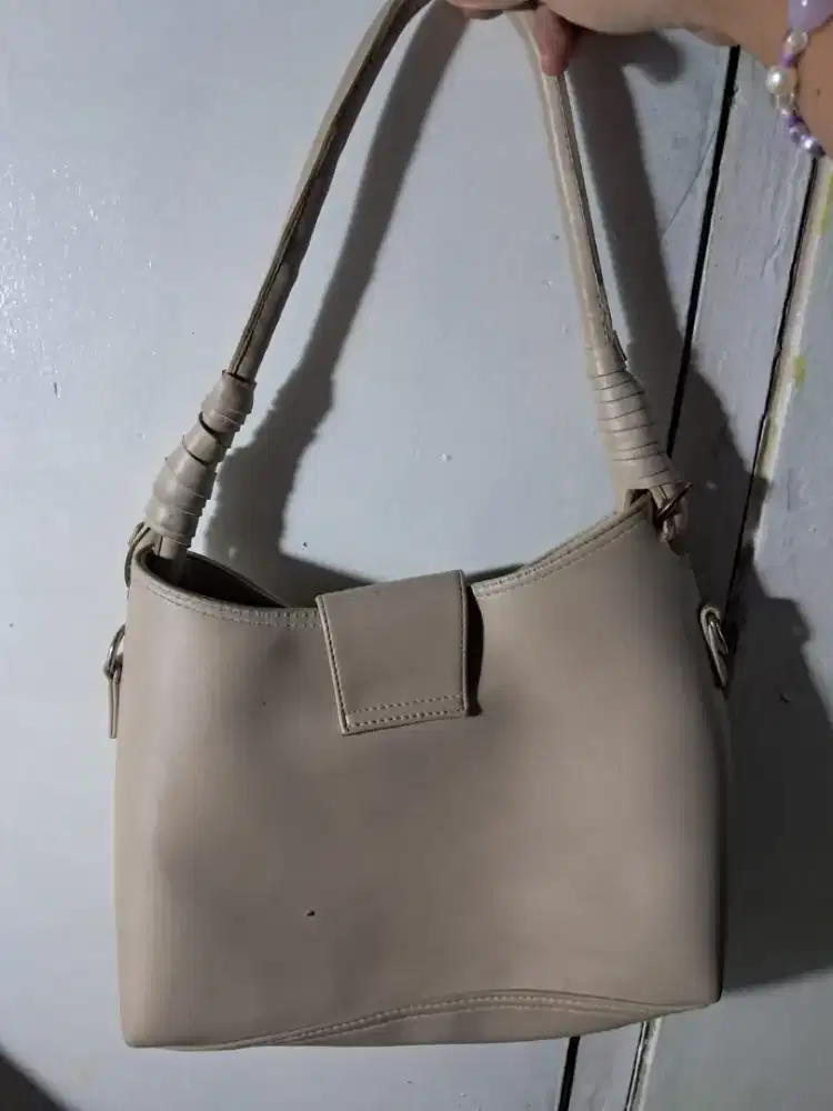 SHOULDER BAG – HSC 2025