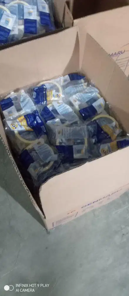 Karyawan packing dan OperatorMesin yang disiplin dan cekatan