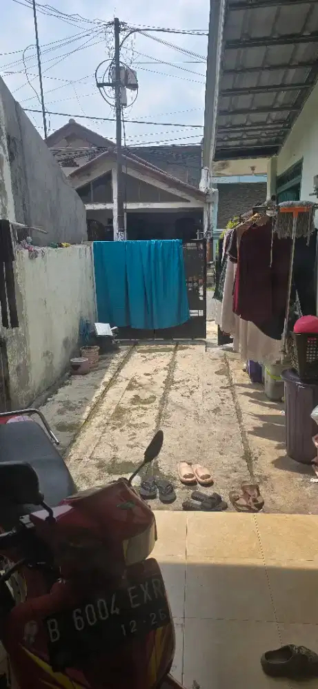 Disewakan rumah petak pinggir jalan besar