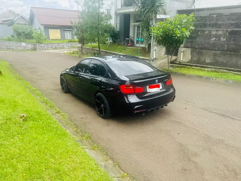 BMW 320i 2014 Bensin