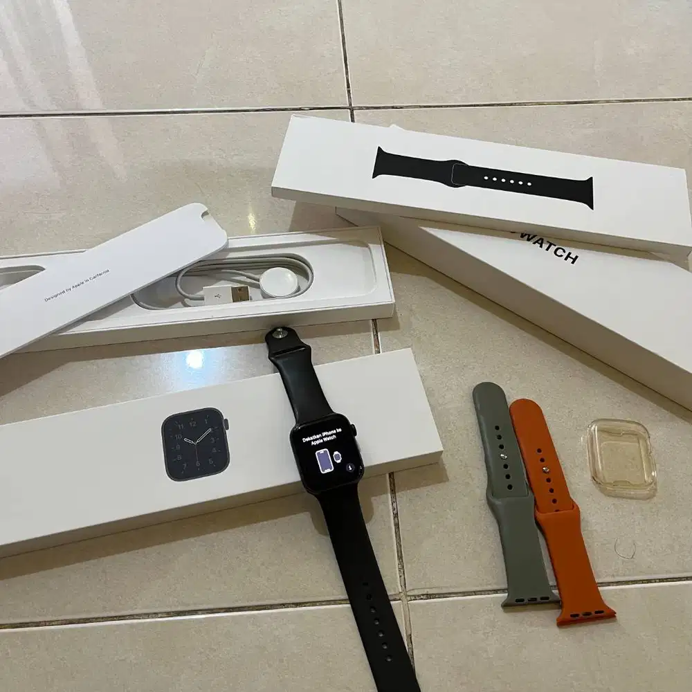 Apple Watch iWatch SE GPS 44mm - Space Gray