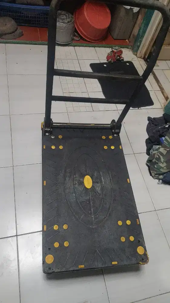 TROLI BARANG MERK KRISBOW