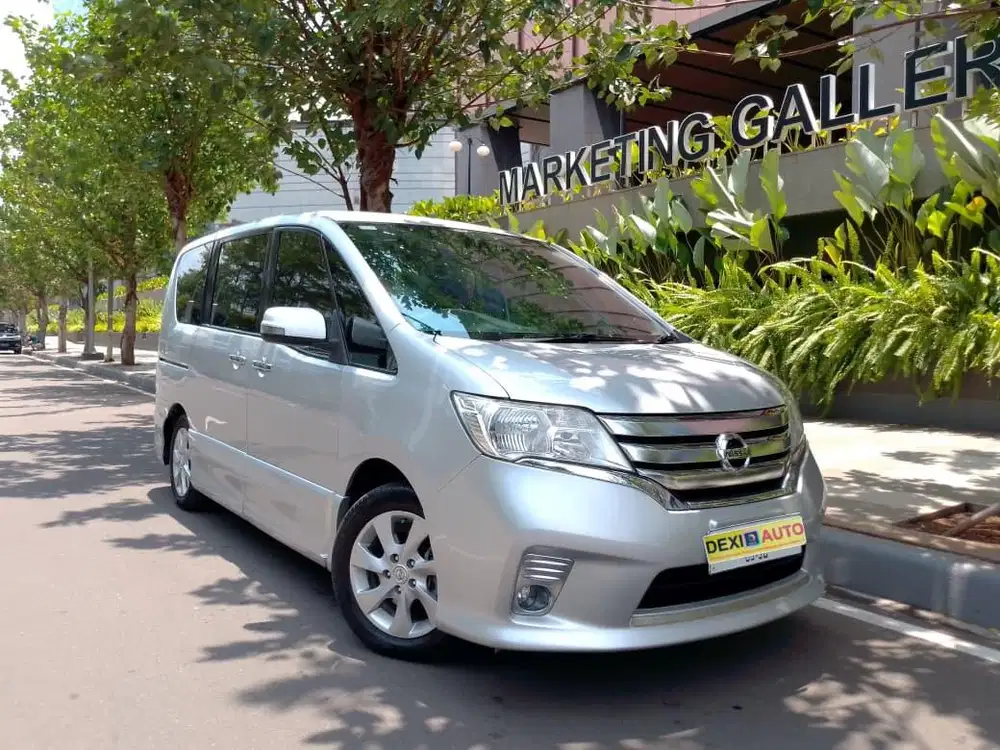 (KM70000) NISSAN SERENA HWS AT 2015 NIK 2014 ISTIMEWA KM RENDAH