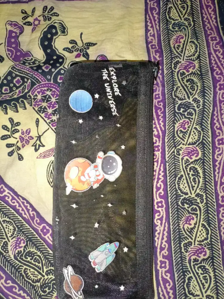 Tempat pensil jaring