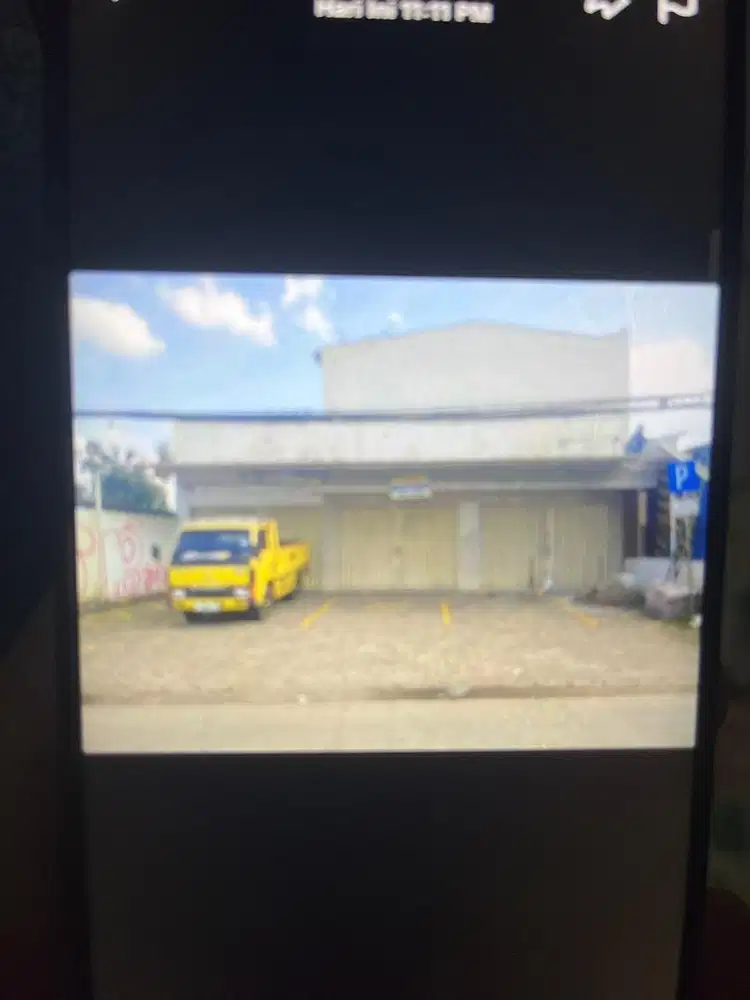 Siap pakai Disewakan ruko 3pintu 2lantai