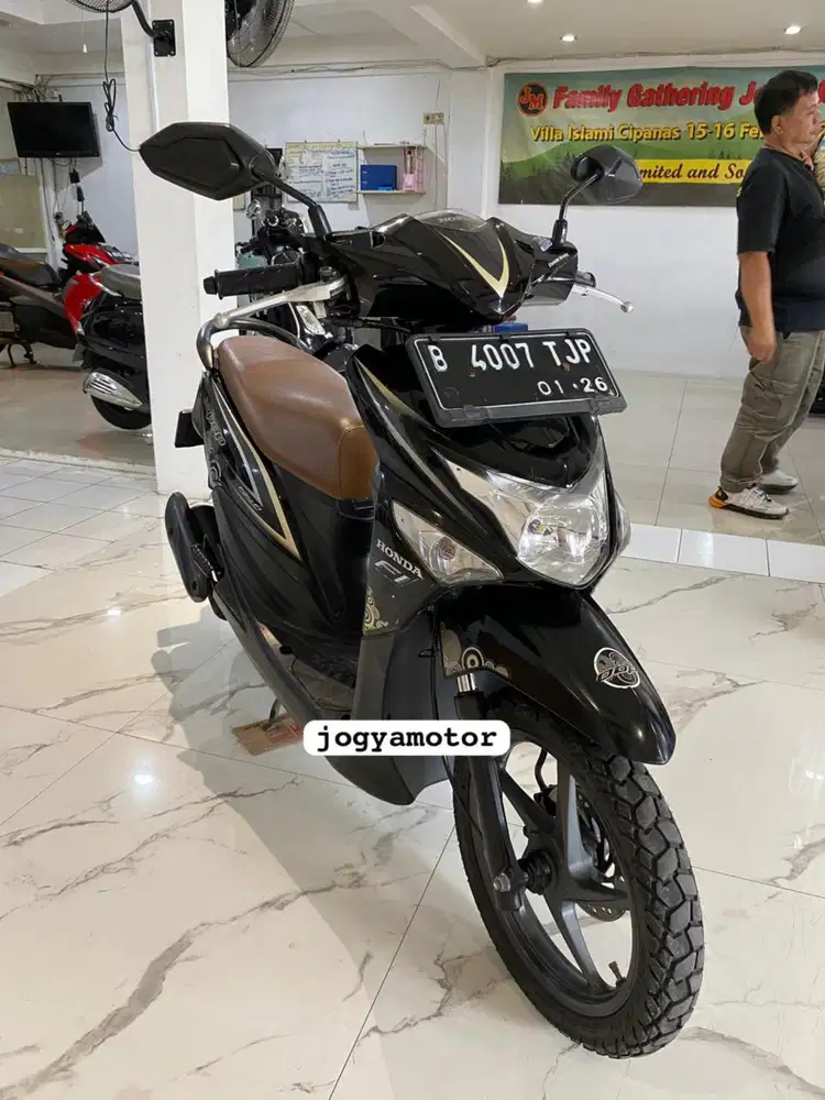 (B) honda beat pop tahun 2016