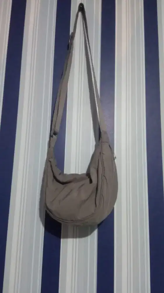 Tas Selempang Simpel