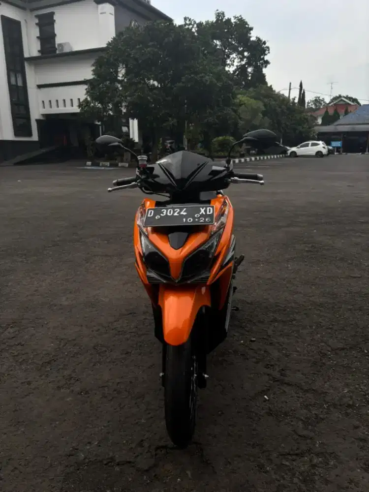 Vario 125 old orange
