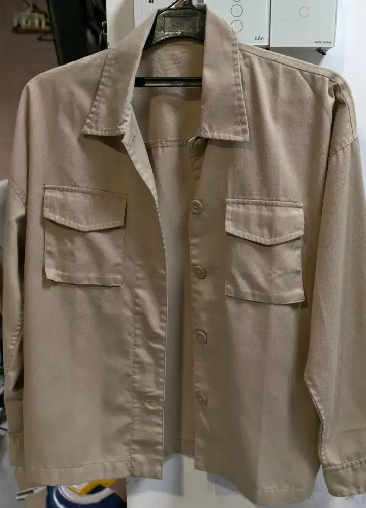 Outer jaket thenblank size fit to L unisex