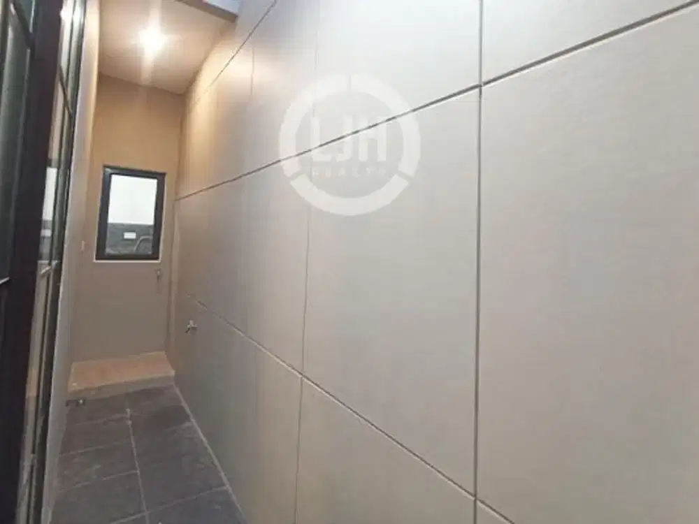 Disewakan Rumah di Citraland Megah Cluster Lavish, Batam Centre  Spesifikasi: • Harga Sewa : Rp 60.000.000/Tahun • Luas Tanah: 84 m²   • Luas Bangunan