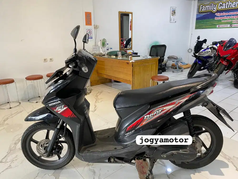(B) honda beat FI tahun 2014