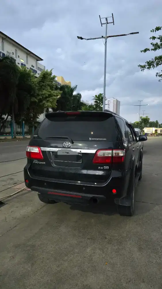 JUAL FORTUNER TAHUN 2011 , AT 2.5G
