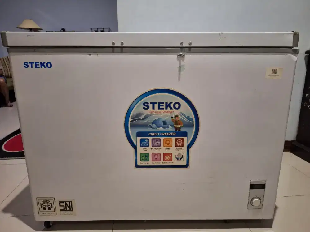 DIJUAL FREZEER STEKO
