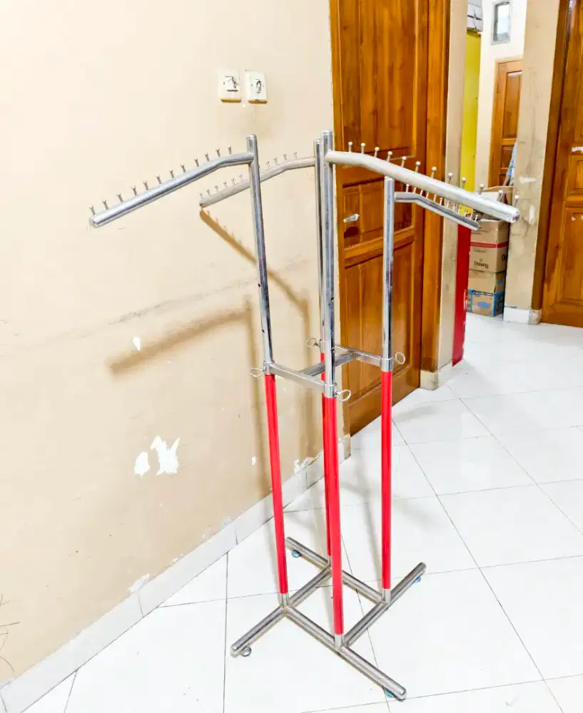 Gawang 4 sisi hanger baju display toko baju