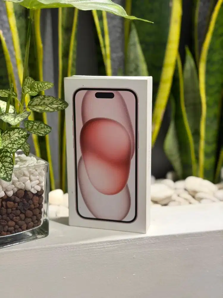 iPhone 15 128GB Pink Garansi on iBox
