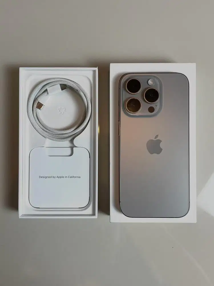 iPhone 15 Pro Natural Titanium