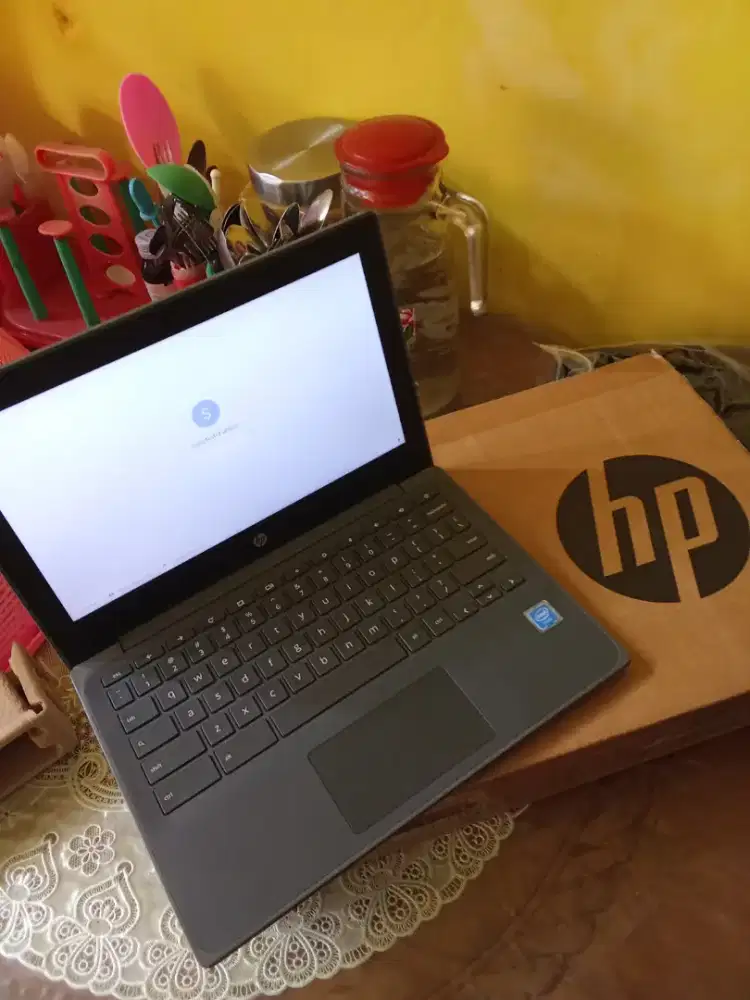 laptop chromebook, bekas seperti baru