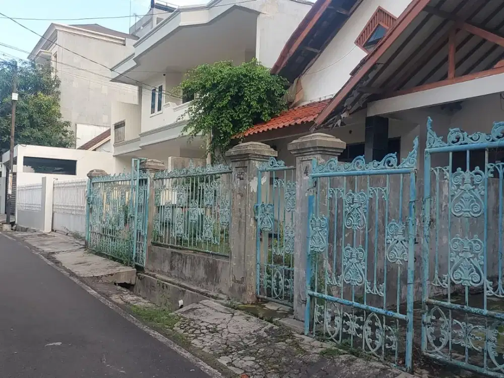Rumah Lama Hitung Tanah Di Komplek Elit Kebayoran Baru, Jak Sel