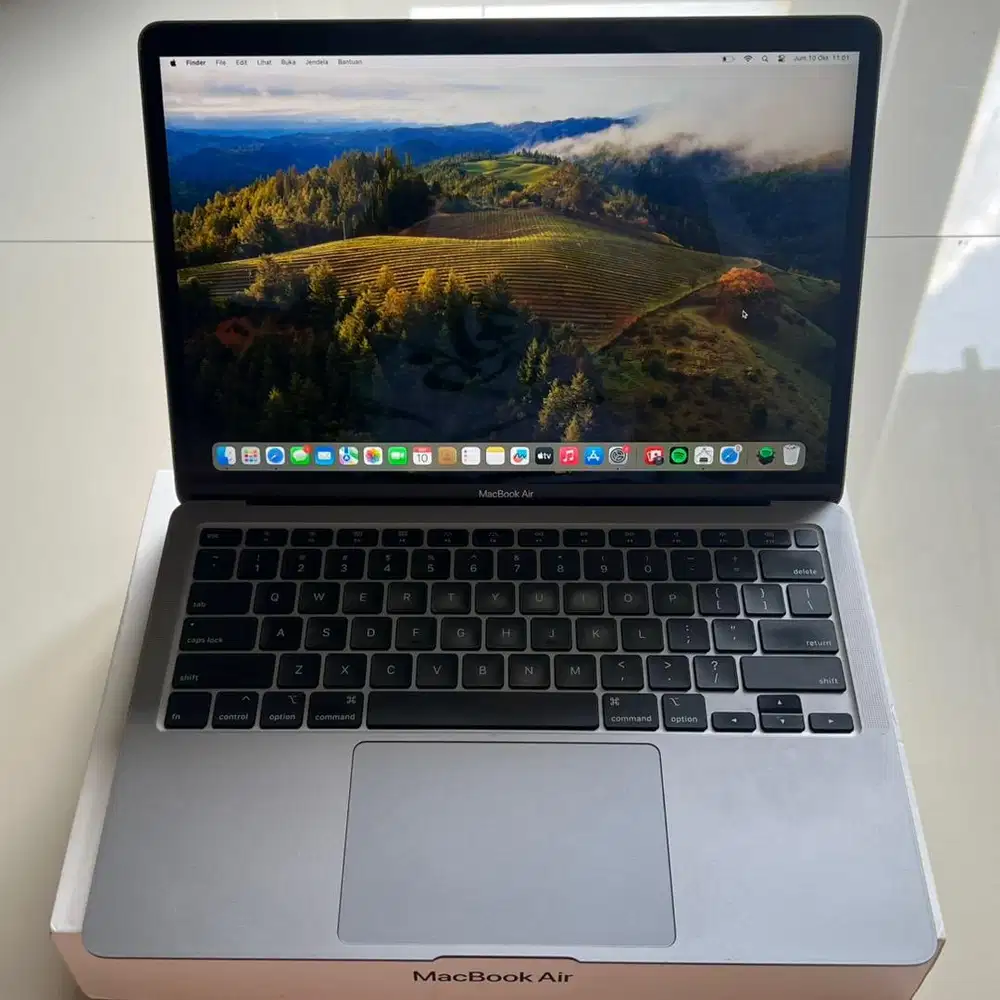 Macbook air 2020 retina 13inch 8/256gb core i3 original fullset mulus