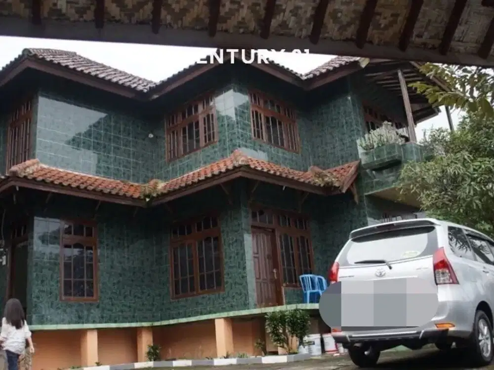 Villa Puncak Parkir Luas Cisarua Bogor Jawa Barat