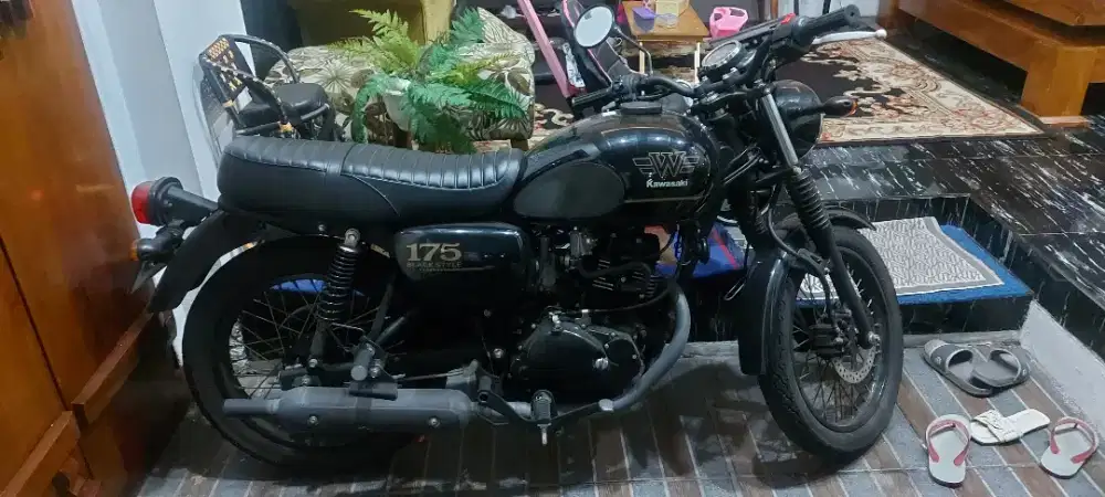 Kawasaki W175 Solo tahun 2024 , km kecil